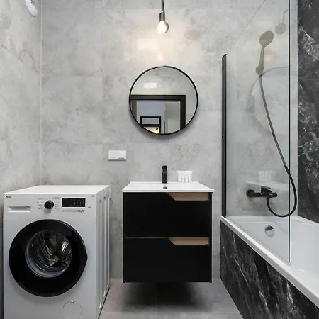 Elegant White With Terrace & Parking In By Renters Apartamento *