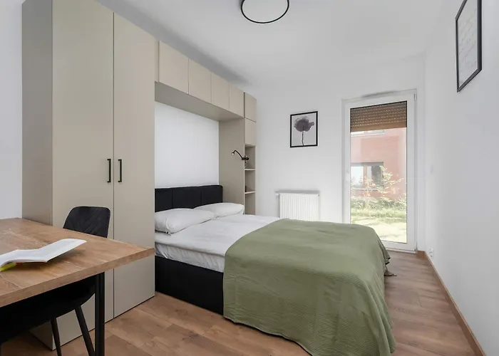 Elegant White With Terrace & Parking In By Renters * Wrocław