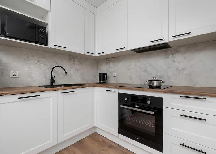 Elegant White With Terrace & Parking In By Renters * Wrocław