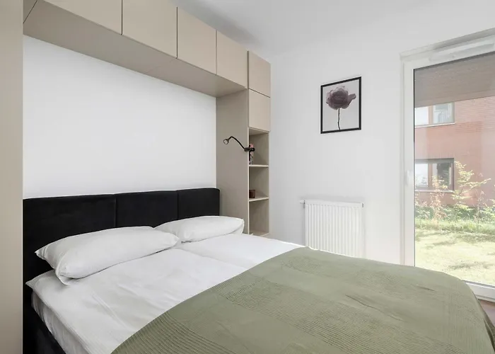 Elegant White With Terrace & Parking In By Renters Apartamento Wrocław