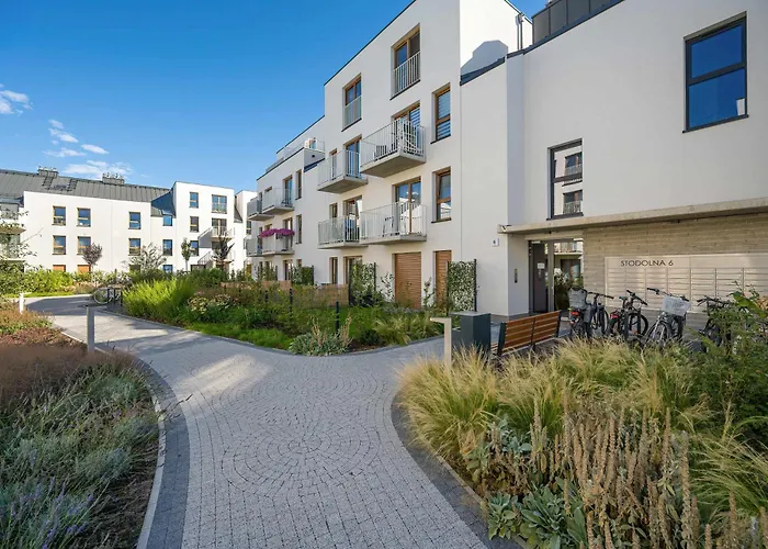 Elegant White With Terrace & Parking In By Renters Wrocław