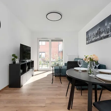 Elegant White With Terrace & Parking In By Renters Wrocław