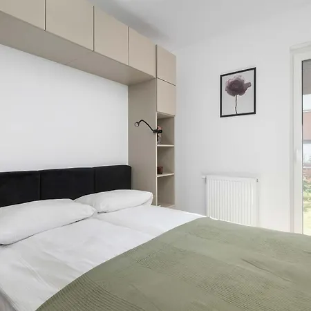 Elegant White With Terrace & Parking In By Renters Lejlighed Wrocław