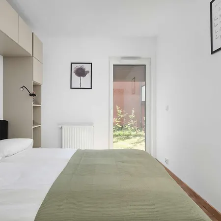 Appartamento Elegant White With Terrace & Parking In By Renters *