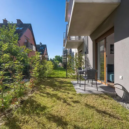 Elegant White With Terrace & Parking In By Renters *