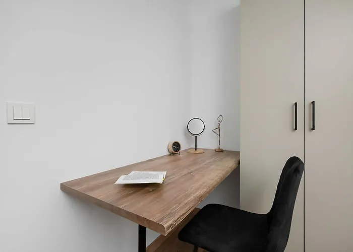 Elegant White With Terrace & Parking In By Renters * Βρότσλαβ