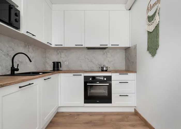 Elegant White With Terrace & Parking In By Renters Διαμέρισμα Βρότσλαβ