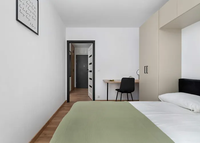 Elegant White With Terrace & Parking In By Renters * Βρότσλαβ