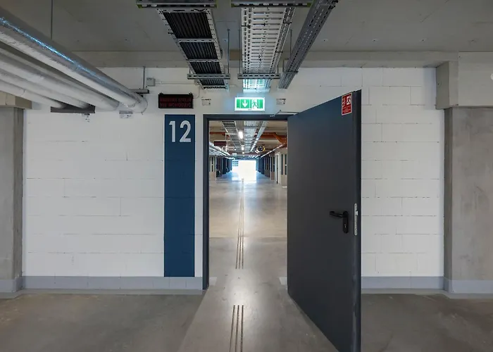 Elegant White With Terrace & Parking In By Renters * Βρότσλαβ