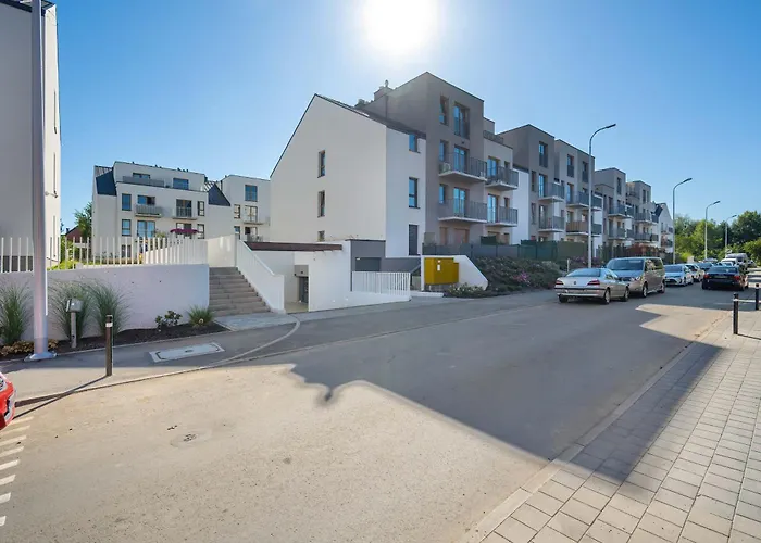 Elegant White With Terrace & Parking In By Renters Διαμέρισμα